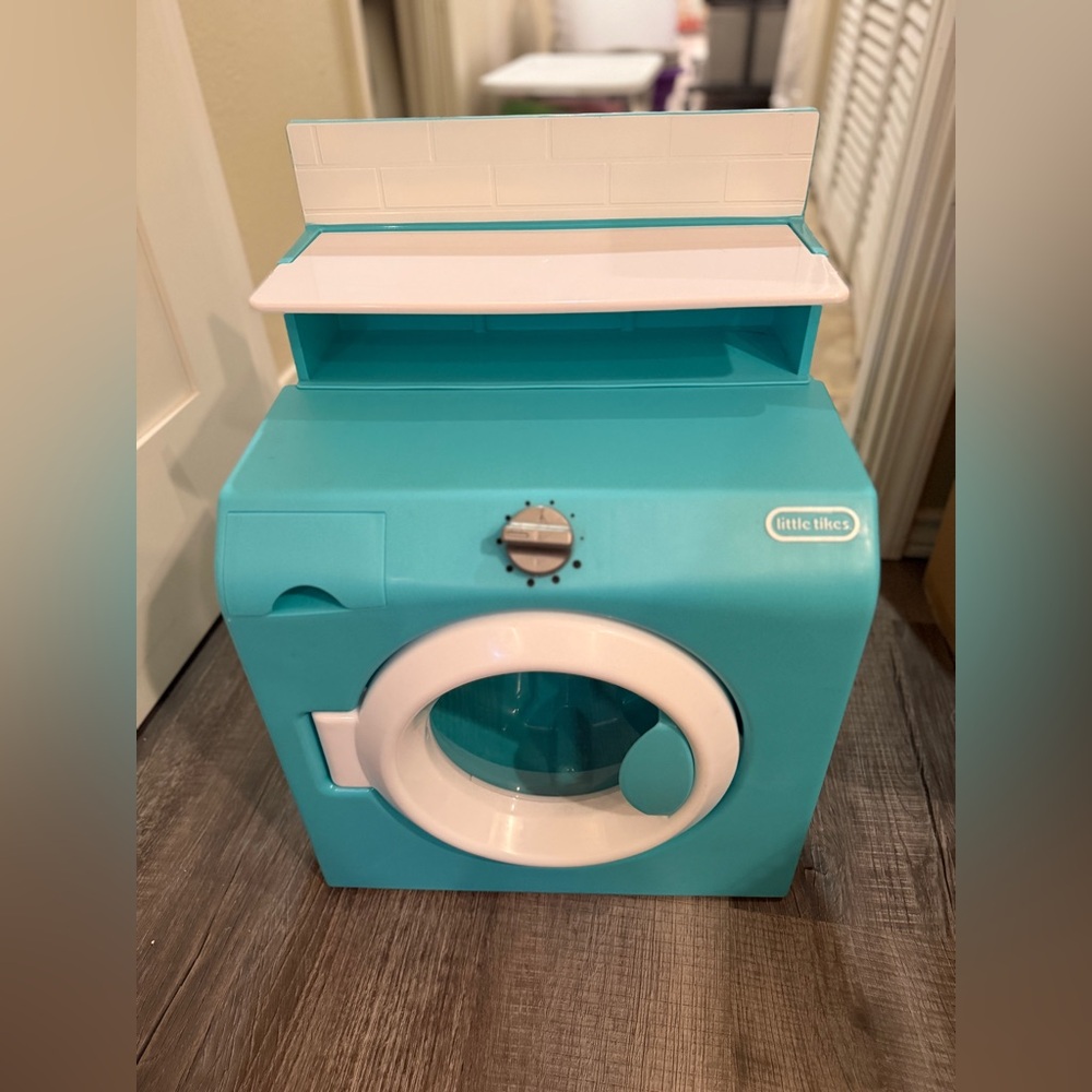 Little Tikes Pretend Play Washing Machine / Laundry Set – Teal & White - Picture 4 of 9